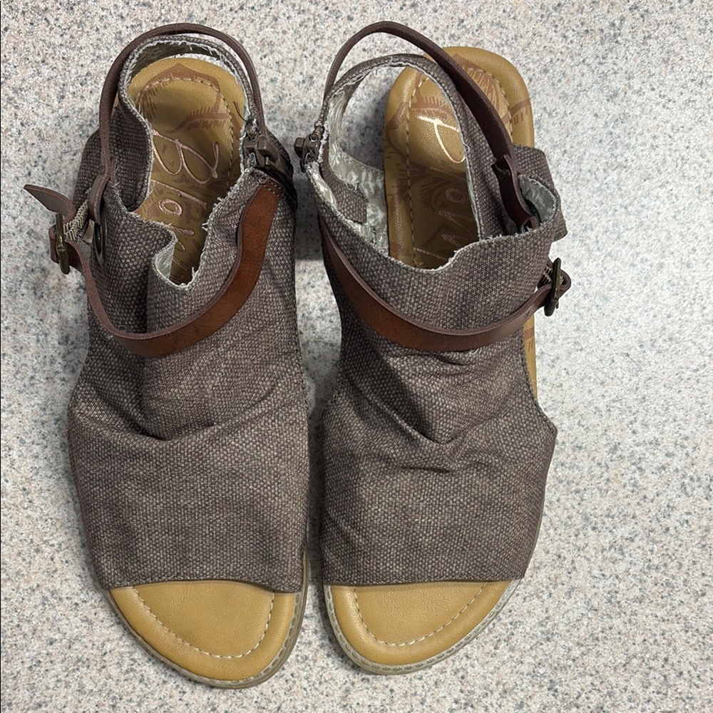 Blowfish Dark Brown Sandals with Buckle - Picture 2 of 9